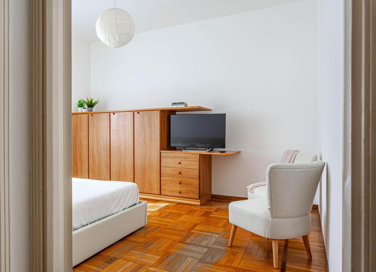 Cozy Cityscape - Quartiere Ortica Apartment Milan Bagian luar foto